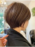 グレージュカラー丸みショートボブ