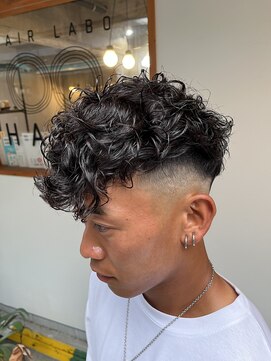 ヘアーラボ ハチ(HAIR LABO HACHI) スキンフェード×スペインカール