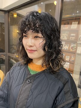 ナループロアオハナ(Nalu pu loa ohana) パーマ/クリープパーマ/レイヤーカット/黒髪パーマ/原宿/表参道