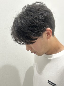 ヒュイル バイ ニアウ(Hwyl by Niau) メンズマッシュセンターパートスパイラルパーマニュアンスパーマ