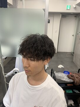 クロムトウキョウ ザ バーバー ネオン 新宿店(CHROM TOKYO the Barber ne/on) メンズツイストパーマ