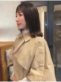 外ハネミディアム　ダークアッシュベージュ　20代30代　艶感