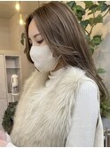 グレージュ切りっぱなしボブ前髪ありミニボブミルクティベージュ