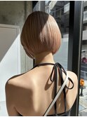 夏におすすめ！ナチュラルピンクベージュのブリーチカラーとボブ
