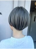シルバー×刈り上げショート
