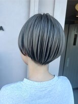 ルトワ(Lutowa)&nbsp;シルバー×刈り上げショート