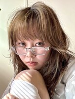 フイ(HUI)&nbsp;ハイレイヤーハッシュカットベージュカラー/natsuki 金山