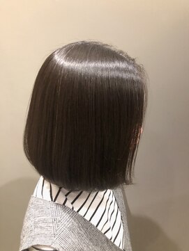 ラン(RUN) ツヤツヤふんわりボブ