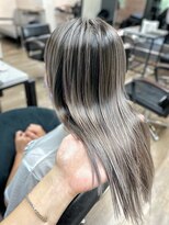 ヴィフ 大船(VIF)&nbsp;バレイヤージュ×ホワイトグレー/大船/大船駅/ケアブリーチ/鎌倉