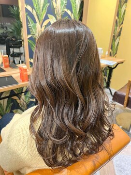 ムーン(moon) #グレーベージュ#レイヤーロング#アッシュカラー#前髪パーマ