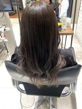 フェリア 渋谷(Feria) 【Feria 渋谷】アディクシー×柔らかくすみグレージュ "Tsuyuki"