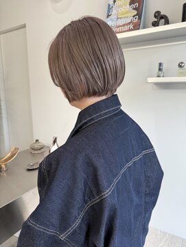 ステン(sten) グレーブラウングレージュショートボブ