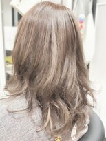 ヘアースタジオ ジェイワン(hair studio J ONE) ホワイトグレージュ/ハイライト/白髪ぼかし/30代40代50代60代