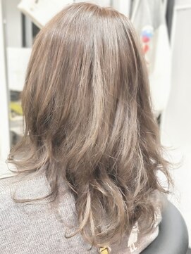 ヘアースタジオ ジェイワン(hair studio J ONE) ホワイトグレージュ/ハイライト/白髪ぼかし/30代40代50代60代