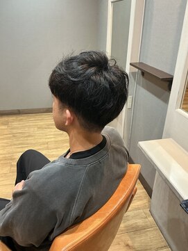 クロデザイン(KURO DESIGN) くせ毛を生かした刈り上げショート