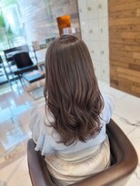 ロハスバイケンジ(LOHAS by KENJE)&nbsp;レイヤー×ゆるめコテ巻き風パーマで叶える韓国風ロングヘア