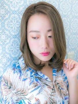 ルティア(Lutia) シアーグレージュ 透明感アップ 赤みゼロ 小顔 大人可愛い★★