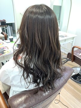 ミリア 茅ヶ崎店(Mirea) トーンダウンにブルーブラック