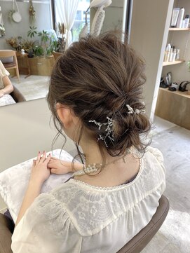 マロウ(mallow) 《花屋併設》パーティアレンジ/シアーグレージュ@20代30代40代