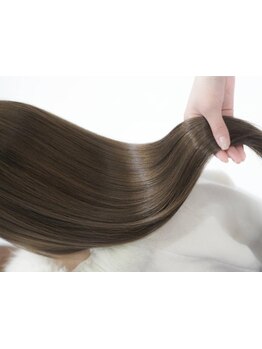 最近髪にハリやツヤが足りない…そんな方へ◎《アルマダ電子トリートメント》で潤い満たされた髪へ―。