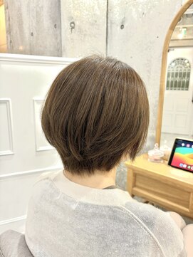 スリーセブントウキョウ(37-Tokyo) アッシュブラウン大人ショートボブ