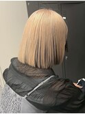 13829ブリーチ＆インナーカラー黒髪金髪ホワイトブロンドボブ