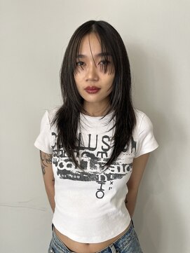 ヴィオラカラー(VIOLLA COLOR) 暗髪ロング×ハッシュカット/小倉