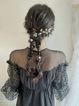 ツインポニー／編みおろし／お呼ばれヘア