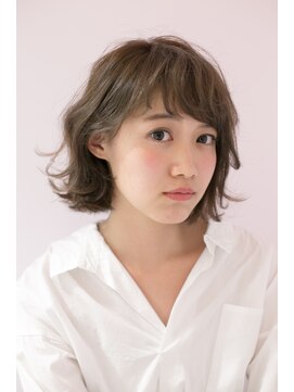 ヘアーアンドファッションシオミエイチ (hair＆fashion shiomi H) 【shiomi H】クラシカルな外ハネカールロブ