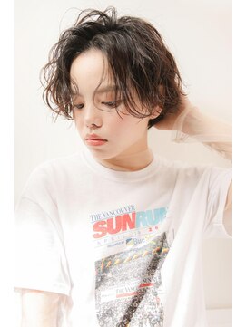 ネオリーブ チロル 横浜西口店(Neolive CiroL.) 大人かわいい こなれパーマ ショートボブ