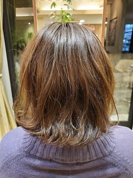 バグスドゥア(Bagus dua) 襟足外ハネミディアムヘア【大日/バグスドゥア】