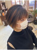 女性らしさを残したハンサムショート