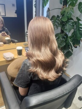 エイト 藤沢店(EIGHT fujisawa) ミルクティーブラウン【藤沢】