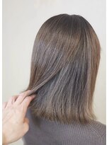 ヘアーアンドメイク ドレス(DRESS)&nbsp;白髪ぼかしハイライト