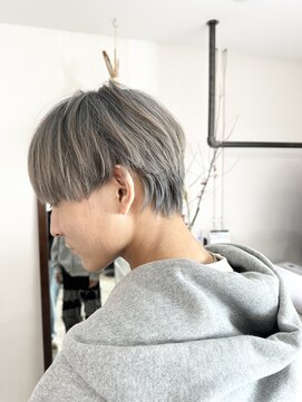 イリ 梅田(ili) 【kento限定カラー】シルバーアッシュ/ウルフマッシュ