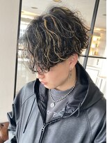 ネイク(Nake)&nbsp;波パーマ/スパイラル/メンズハイライト/センターパート