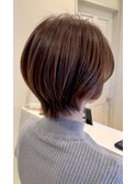 丸みシルエットの大人かわいいショートスタイル