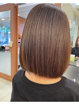 ロングボブブラウンベージュ艶カラー