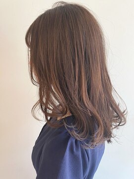 リコ(Rico) 大人シアーベージュミニウルフボブミディアムレイヤー