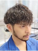 フェザーショート波巻きツイストスパイラルパーマッシュ黒髪30代