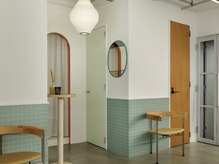 tohkaの雰囲気(洗練され、シンプルかつ自然とリラックスできる空間◎)