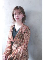 フィルドール(fild'or) 〈襟足浮きが気にならない〉レイヤーを入れたくびれミディアム