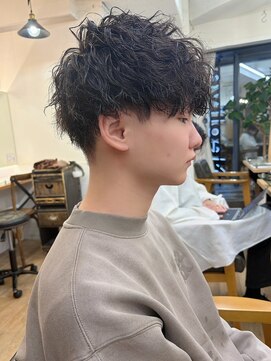 ネオリーブ クーロ メゾン 横浜(Neolive curro Maison) 波巻きツイストスパイラルフェザーパーマ MEN’S HAIR