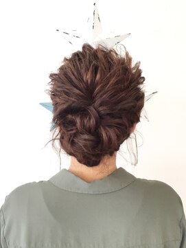 ヘアアンドメイク ムーア(Muuua) 波ウェーブを使わないヘアアレンジスタイル