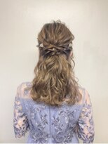 オアシス ガーデン 大和店(Oasis GaRDEN)&nbsp;ドレスに合わせた髪飾り