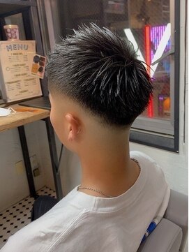 ディスイズバーバーサード(THIS IS BARBER 3rd) ベリーショート フェードカット メンズ 10代/20代