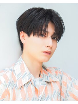 オーシャントーキョー 渋谷神南(OCEAN TOKYO) ツーブロックナチュラルセンターパート