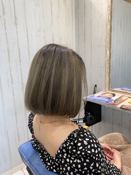 ルシール バイ アリア(Lucir by aria) シャドールーツ　シルバーグレー