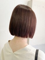 ヒビヲ(HIBIO) 大人ショートボブカット切りっぱなしボブタッセルボブ横浜西口