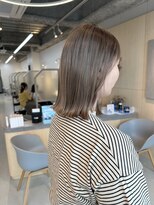 シダ(sida SAIIN)&nbsp;【sida 池村】20代30代ミルクティーベージュ切りっぱなしボブ